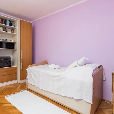 4 Bedroom In Apartment