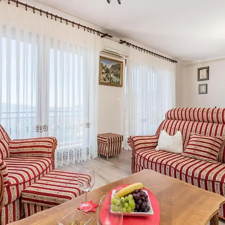 4 Bedroom In Daire Opatija