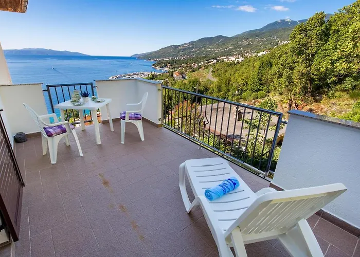 شقة 4 Bedroom In *