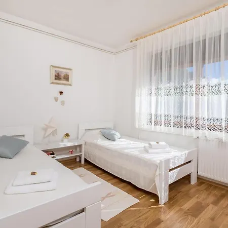 4 Bedroom In Apartman Opatija