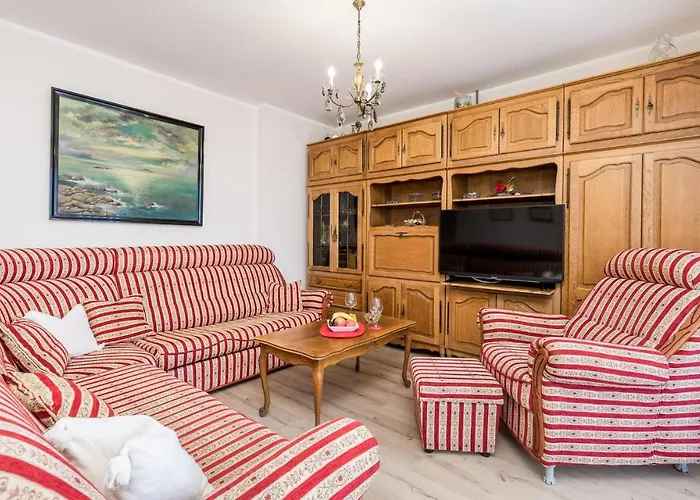 4 Bedroom In Apartment *